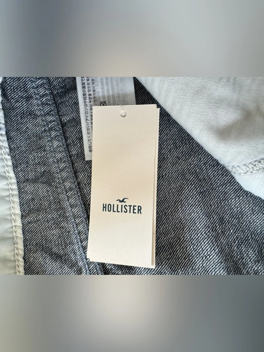 Hollister low rise baggy blue denim jean shorts raw hem women’s size 30 NWT